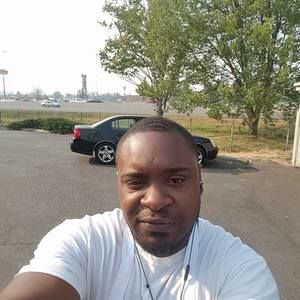 Meet your Posher, Derrick